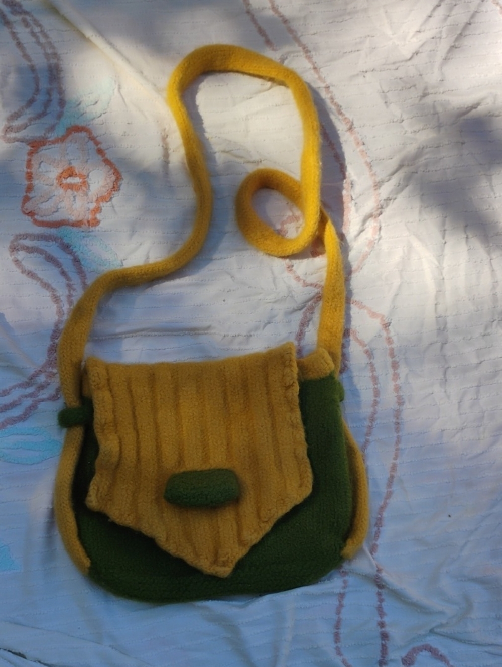 Women’s Mustard & Green Knit Crossbody Bag